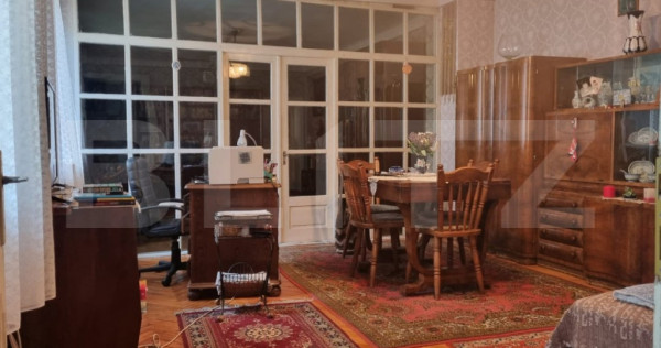 Casa de vanzare cu 4 camere, 110 mp, zona 14 Mai