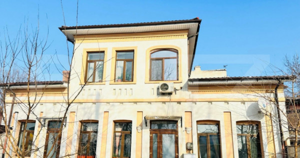 Casa de vanzare, cu 4 camere, 147 mp, zona Pacurari