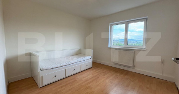 Apartament de vanzare, cu 3 camere decomandate in zona Manas