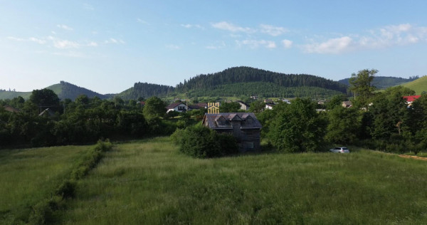 Teren 10304 mp – cu casa locuibila! In Bucovina, Zona M...