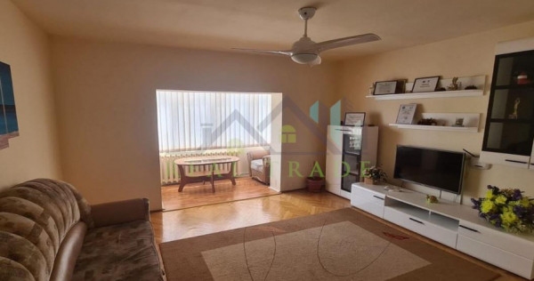 Apartament 3 camere decomandat Centrul Civic