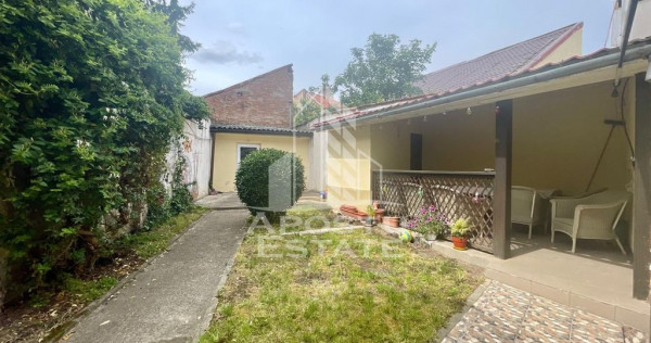 Casa cu 2 apartamente – zona Piata Catedralei