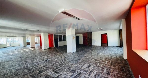 Spațiu generos de închiriat pe strada Transilvaniei