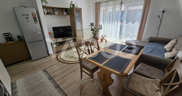 Apartament decomandat de vanzare mobilat 65 utili balcon par