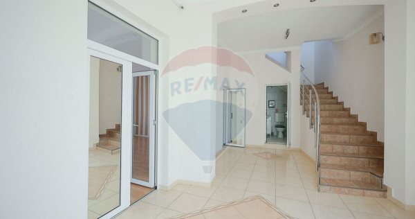 Spațiu comercial de 146 mp, Ultracentral, de Închiriat