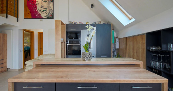 Apartament 3 camere, decomandat - zona Tractorul