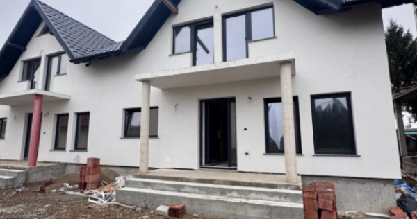 Ansamblu case insiruite , Radauti