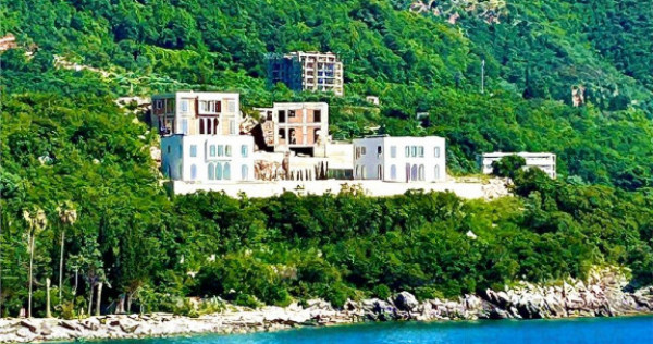 Vila de in Budva Muntenegru