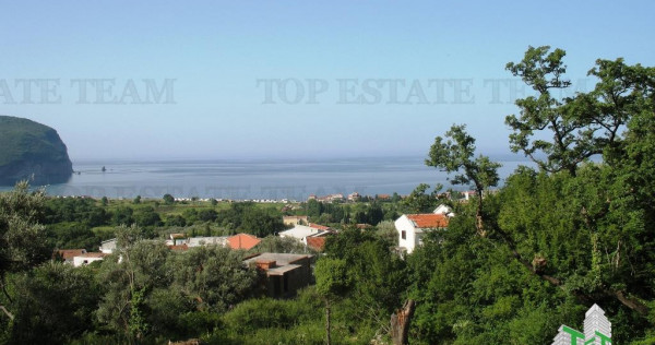 Teren de in Budva Muntenegru