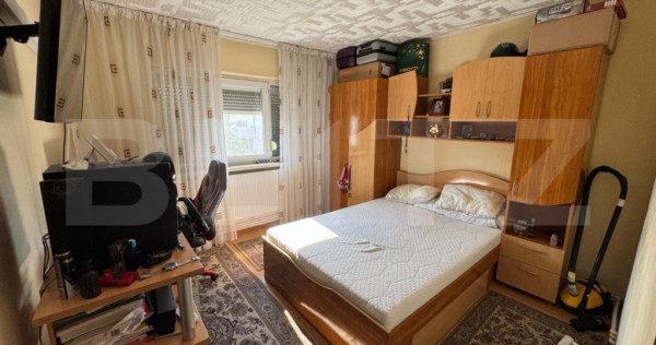 Apartament de 3 camere, decomandat, cartierul 1 Mai