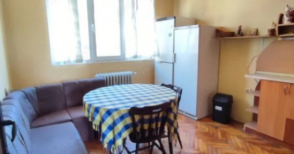 1 camera in zona UMT