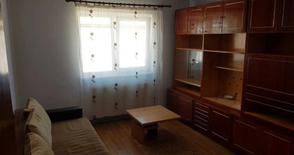 1 camera in zona Dacia