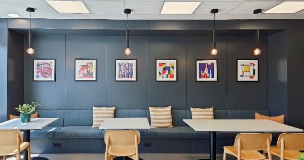 Acces nelimitat la spații de co-working în Regus City Gate