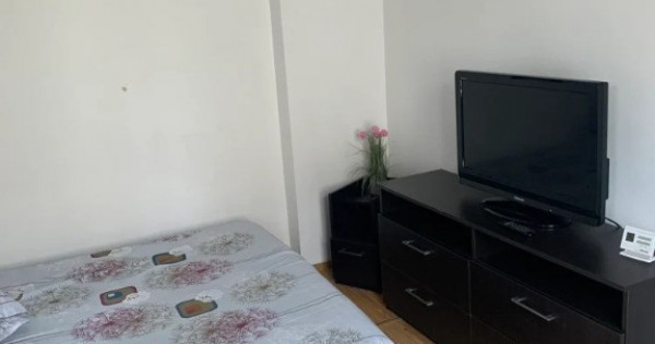 1 camera in zona Aradului