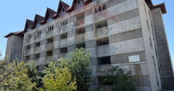 Bloc P+4 de vanzare, 40 apartamente, 2300 mp utili, BABADAG