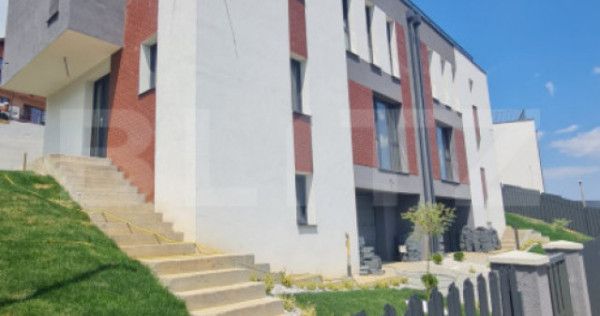 Casa de vanzare, cu 5 camere, 200 mp utili, 245 mp de teren,