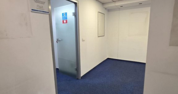 Piata Romana 89 mp Trafic intens pietonal