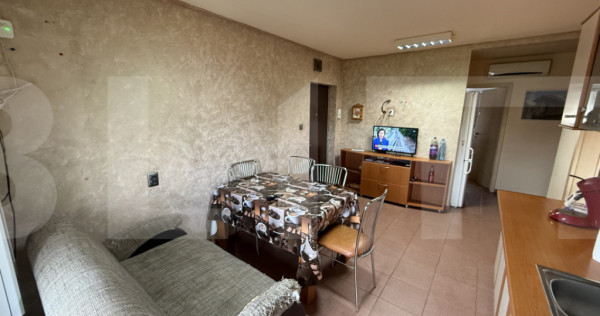 Apartament de vanzare, cu 4 camere, 68 mp, zona Modern