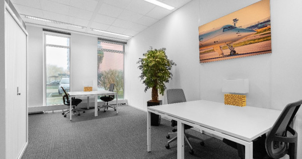 Spațiu de birou privat pentru 4 persoane în Regus City Centre