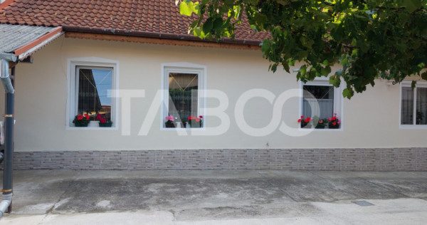 Casa 109 mp 4 camere pivnita terasa loc parcare curte comuna