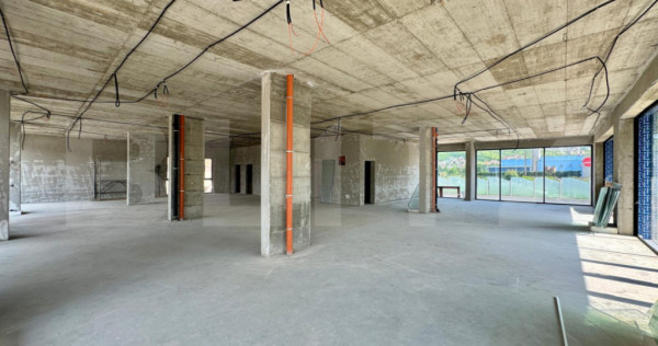 Cladire de birouri, 1400 mp utili, semifinisata in Sannicoar