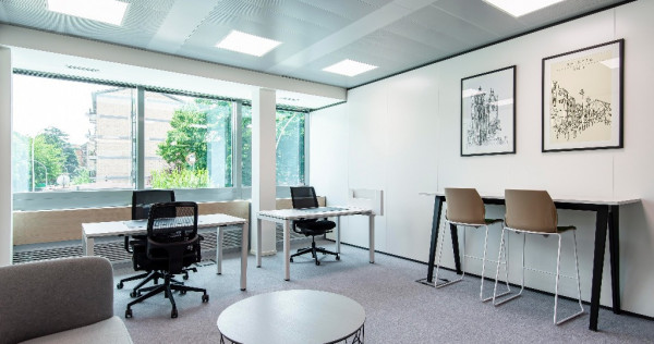 Spațiu de birou privat pentru 3 persoane în Regus Sun Business Centre