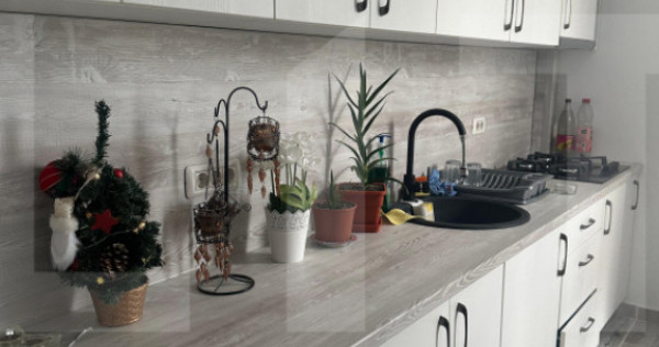 Apartament de vanzare, cu 5 camere, 160 mp, zona Vlaicu