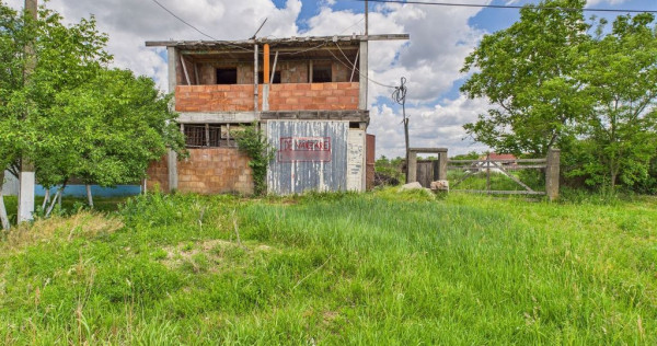 Casă mare, la rosu cu teren generos în Șimand