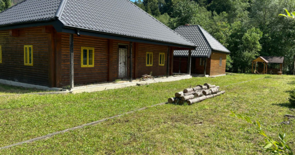 Casa de vacanta , zona Soarecului , Marginea