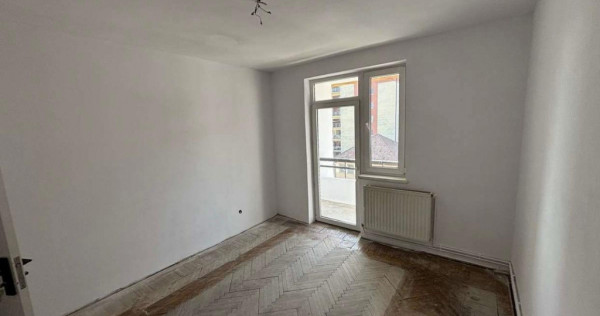 Apartament 2 camere, decomandat - zona Brasovul Vechi