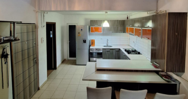 Apartament 3 camere situat in zona Km 5