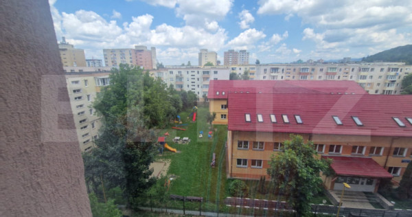 Apartament cu 2 camere, etaj intermediar, luminos, circular