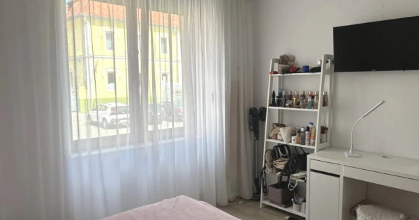 Apartament 3 camere la vila zona Turnisor