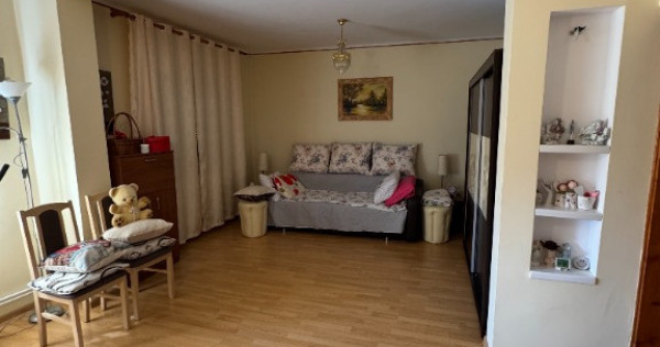 Vand casa de caramida Roman