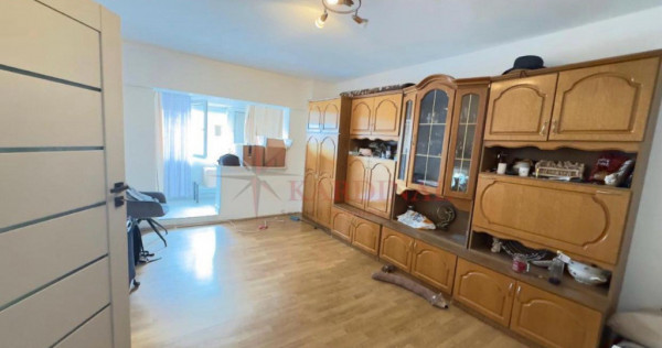 Apartament 2 camere, decomandat - zona Centru Civic