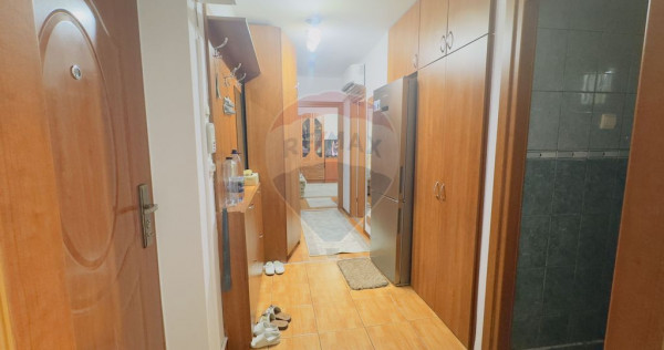 Apartament 3 camere Cantemir/loc de parcare