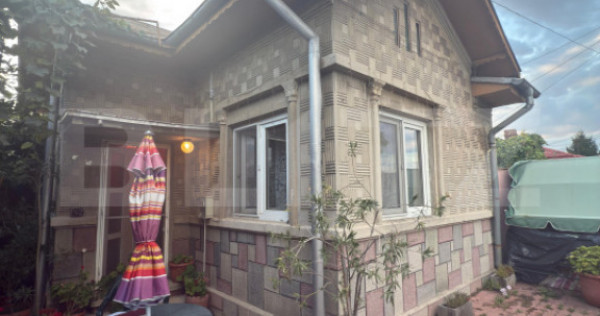 Casa de vanzare 5 camere + dependente