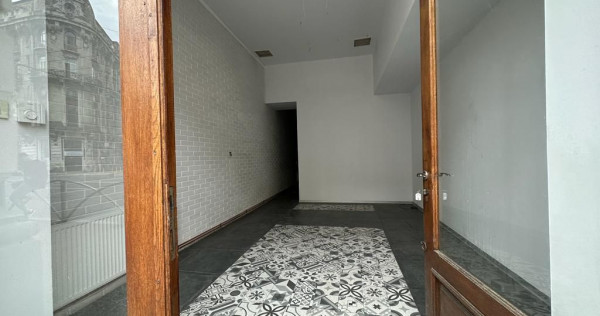 Zona Ultracentrala Universitate 44mp trafic pietonal intens