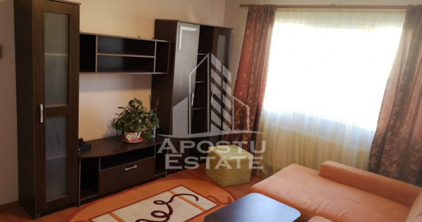 Apartament cu 3 camere, etaj intermediar, zona Circumvala...