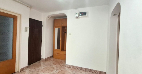 Apartament 3 Camere zona Basarabia