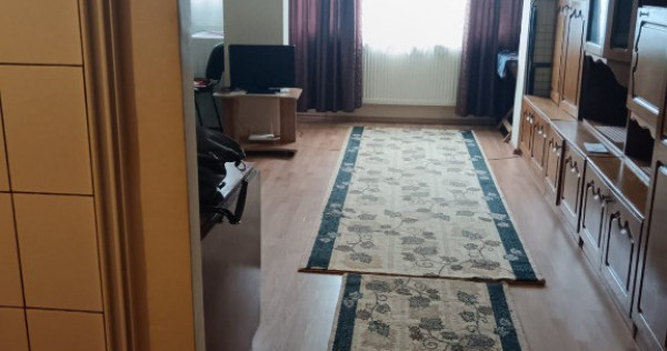 Motorului , garsoniera, etaj1