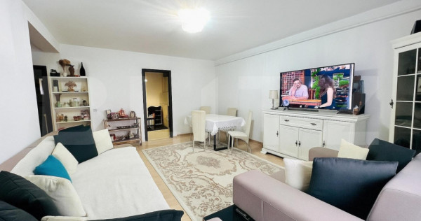 Casa înșiruită, mobilată, 110 mp utili, teren 124 mp, Sf