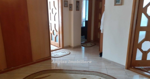 APARTAMENT 3 CAMERE -BISERICA CU CEAS