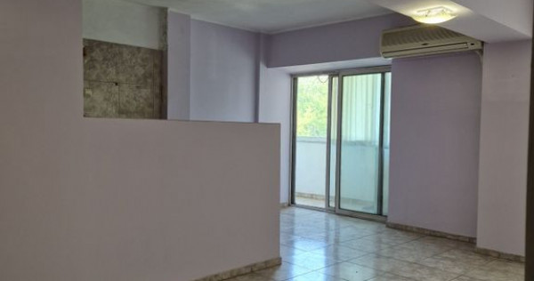 Apartament 3 camere /71.68 mp/Centru / Etaj 2
