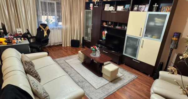 Apartament 3 camere decomandat Dacia