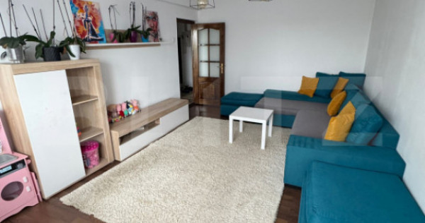 Apartament decomandat, 3 camere, 2 bai, zona Nicolina