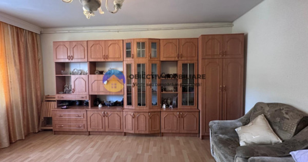 Apartament 3 camere de vânzare - Zona Centrală / 2 băi