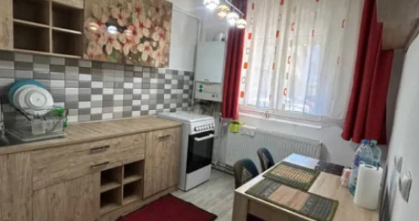 Apartament 4 camere, decomandat - zona Craiter.