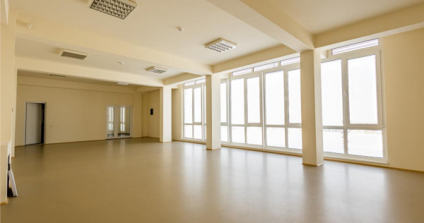 Edificu: Birouri, Centru medical comercial acces facil, com