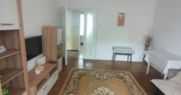 Apartament 2 camere, decomandat - zona Tractorul